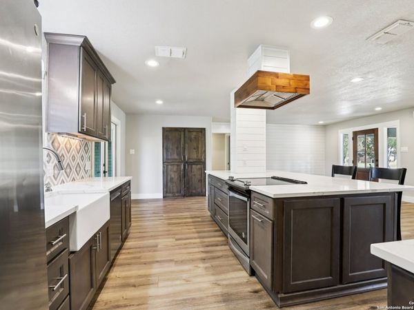 786 Renee, Seguin, TX 78155