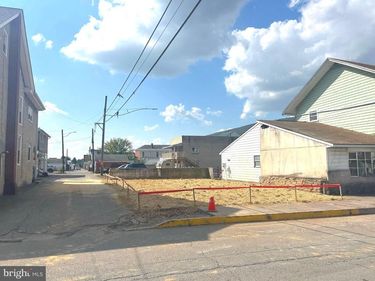 512 MARKET STREET, LYKENS, PA 17048