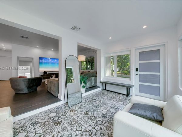 125 NW 88th St , El Portal, FL 33150