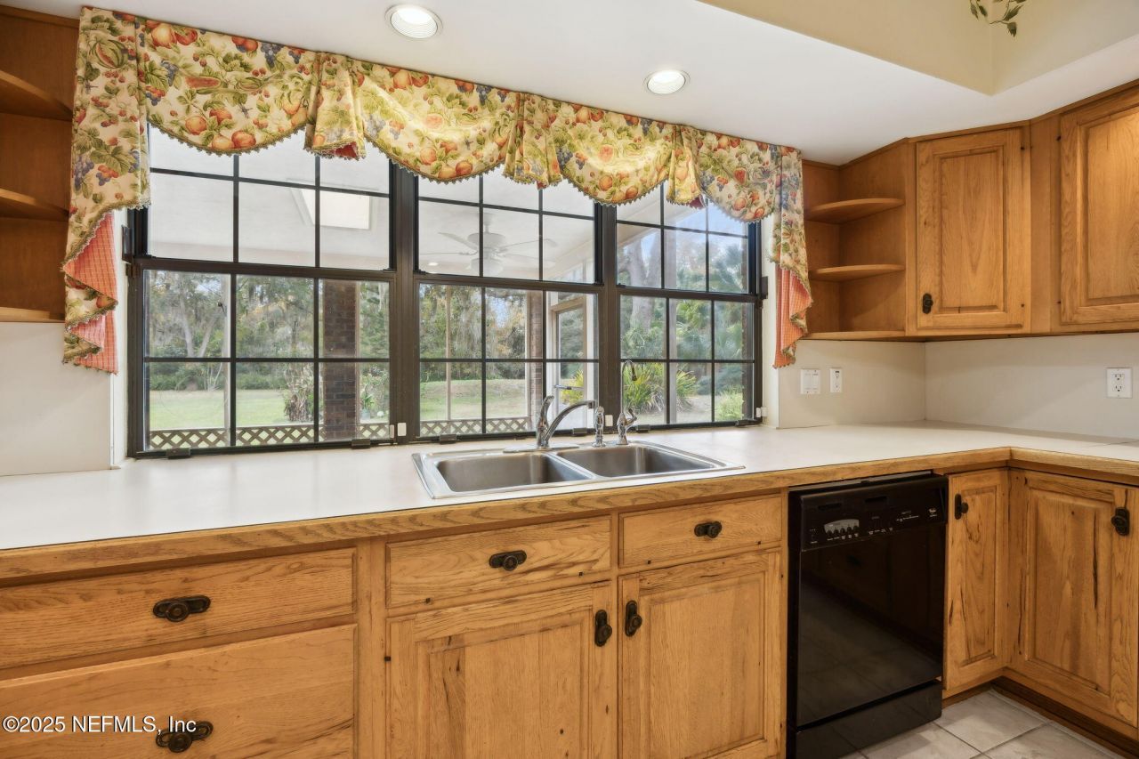 1326 Riverplace Drive, Jacksonville, FL 32223 Photo