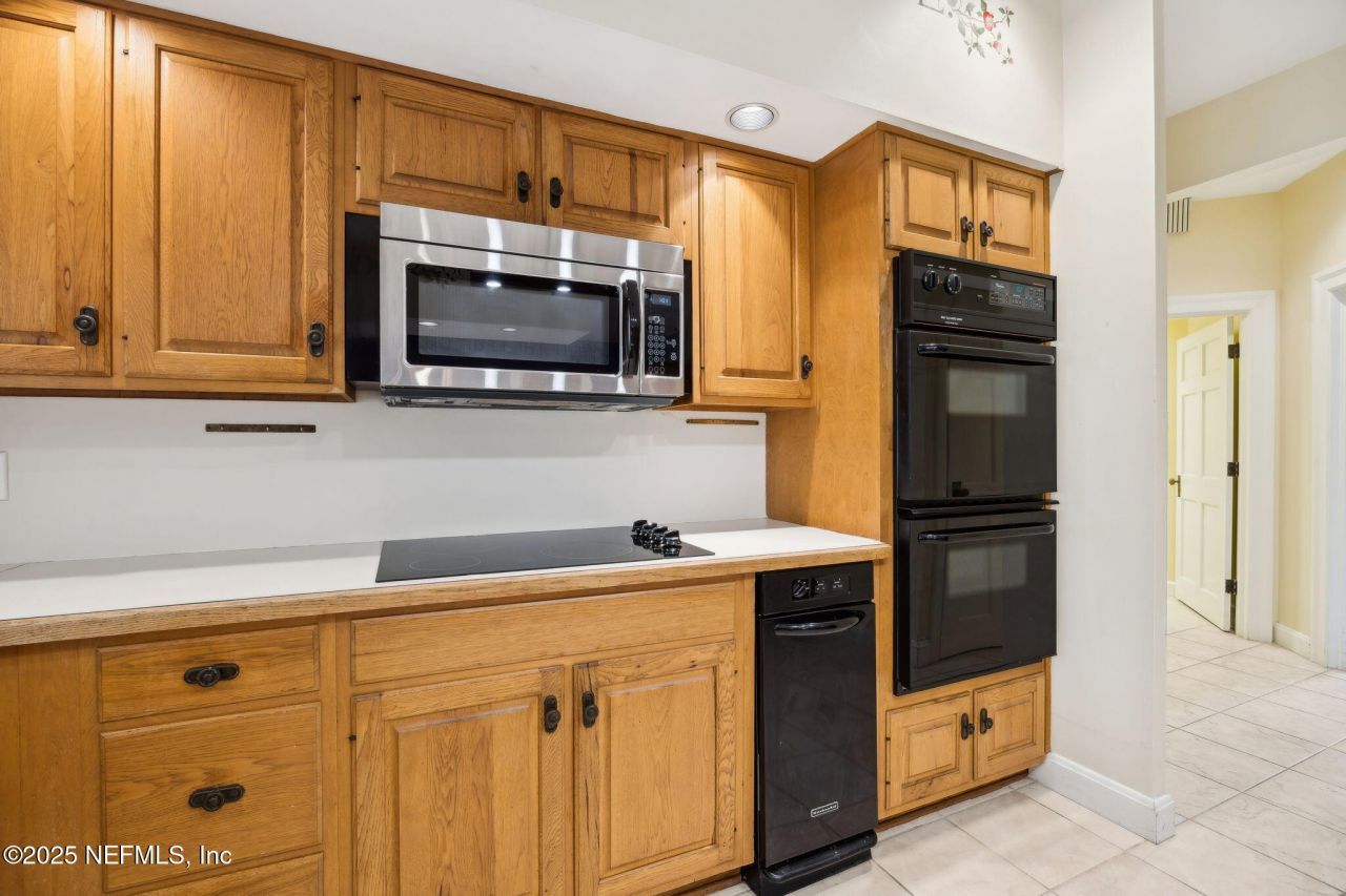 1326 Riverplace Drive, Jacksonville, FL 32223 Photo