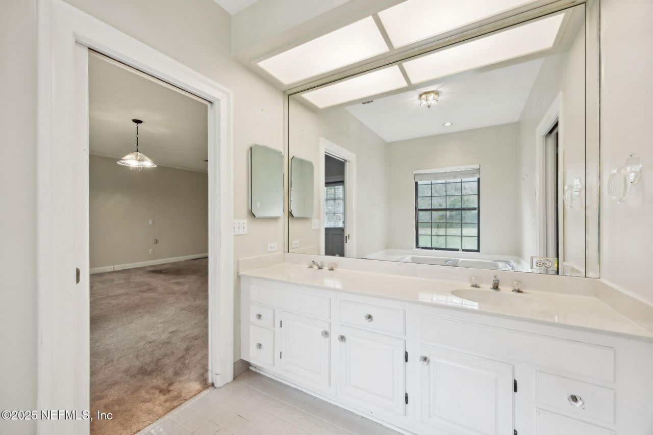 1326 Riverplace Drive, Jacksonville, FL 32223 Photo