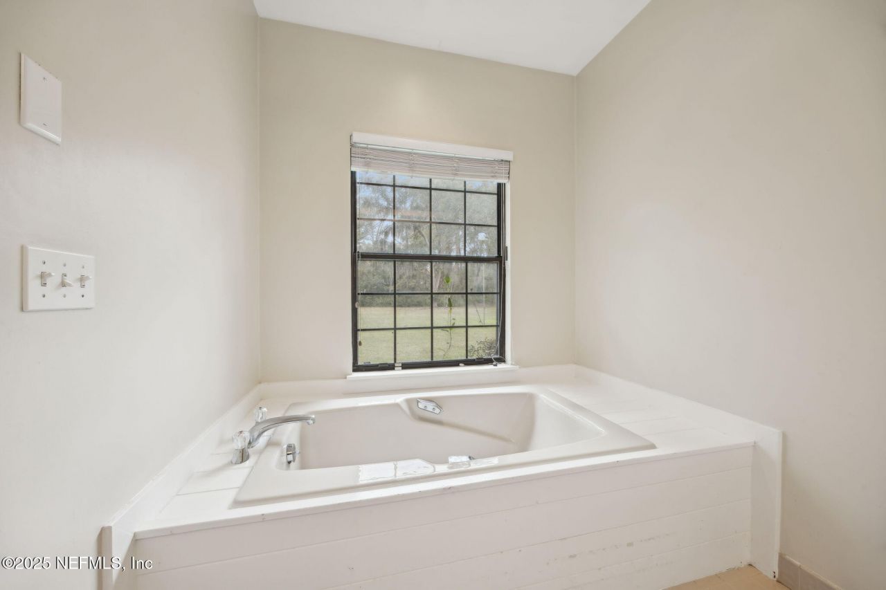 1326 Riverplace Drive, Jacksonville, FL 32223 Photo