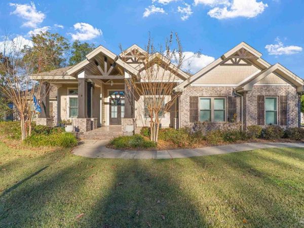 2018 Rambling Oaks Dr, Cantonment, FL 32533