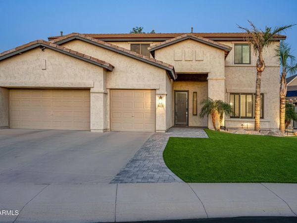 127 N DATE PALM Drive, Gilbert, AZ 85234