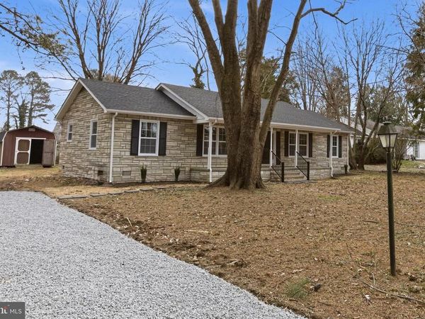 192 E BANBURY ROAD, TAPPAHANNOCK, VA 22560
