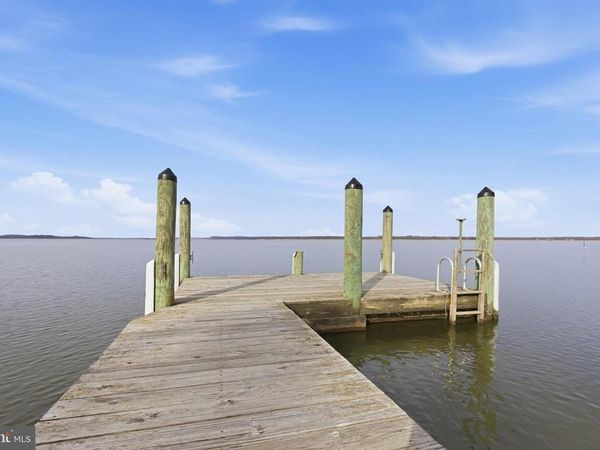 192 E BANBURY ROAD, TAPPAHANNOCK, VA 22560