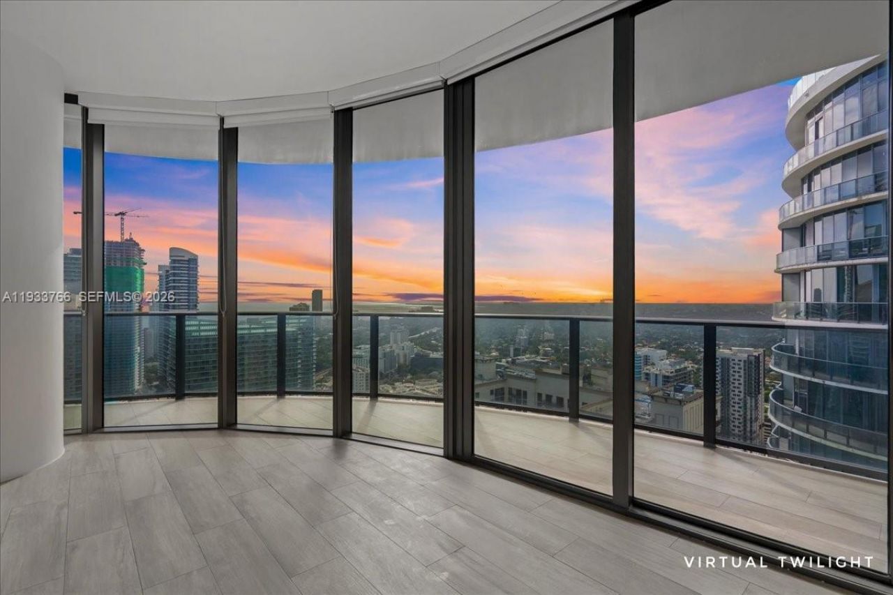 45 SW 9th St, Unit 4306, Miami, FL 33130 Photo