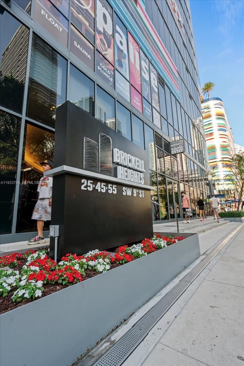 45 SW 9th St, Unit 4306, Miami, FL 33130 Photo