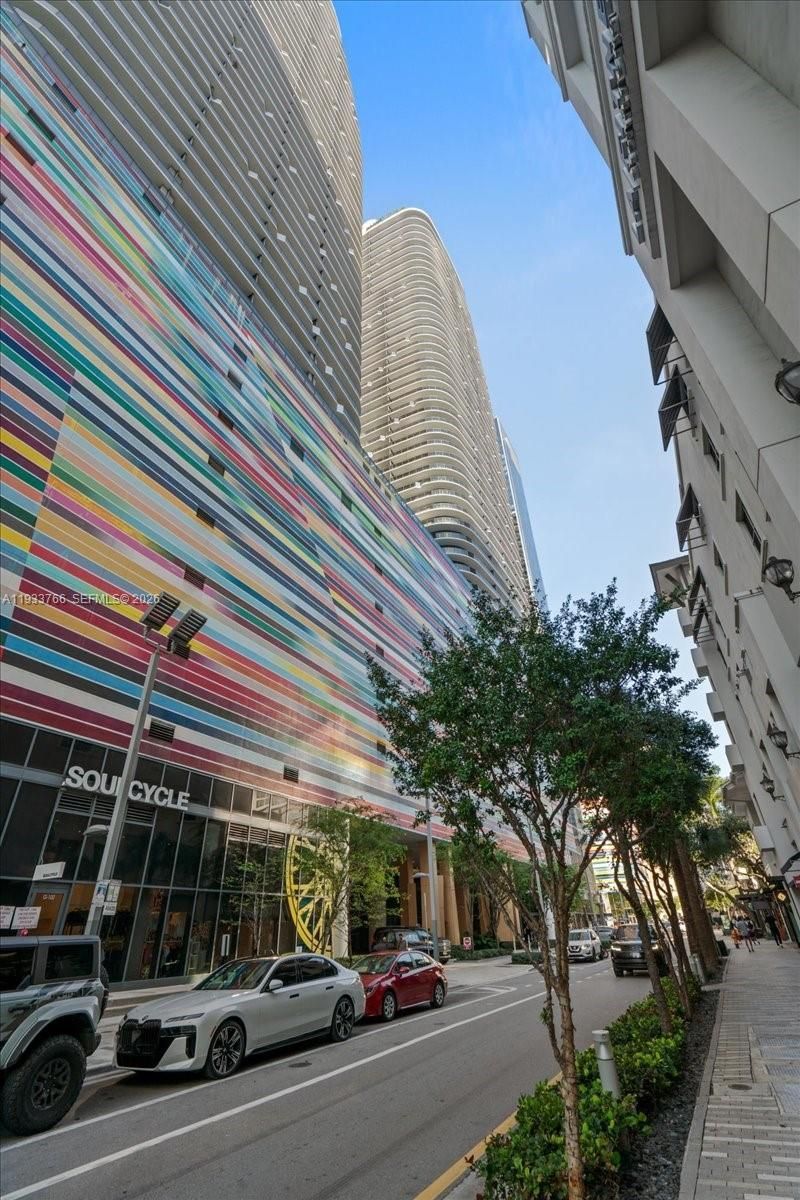 45 SW 9th St, Unit 4306, Miami, FL 33130 Photo