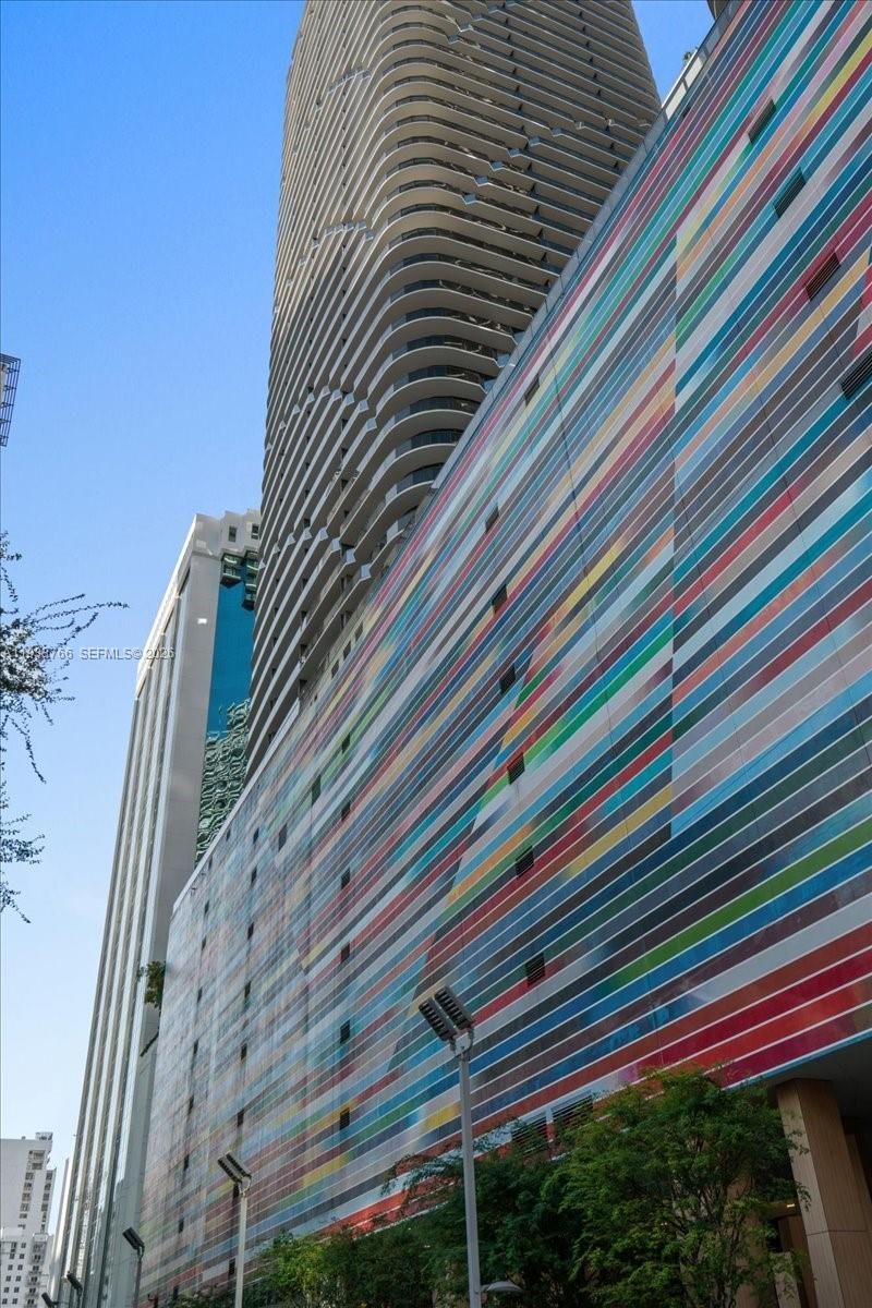 45 SW 9th St, Unit 4306, Miami, FL 33130 Photo