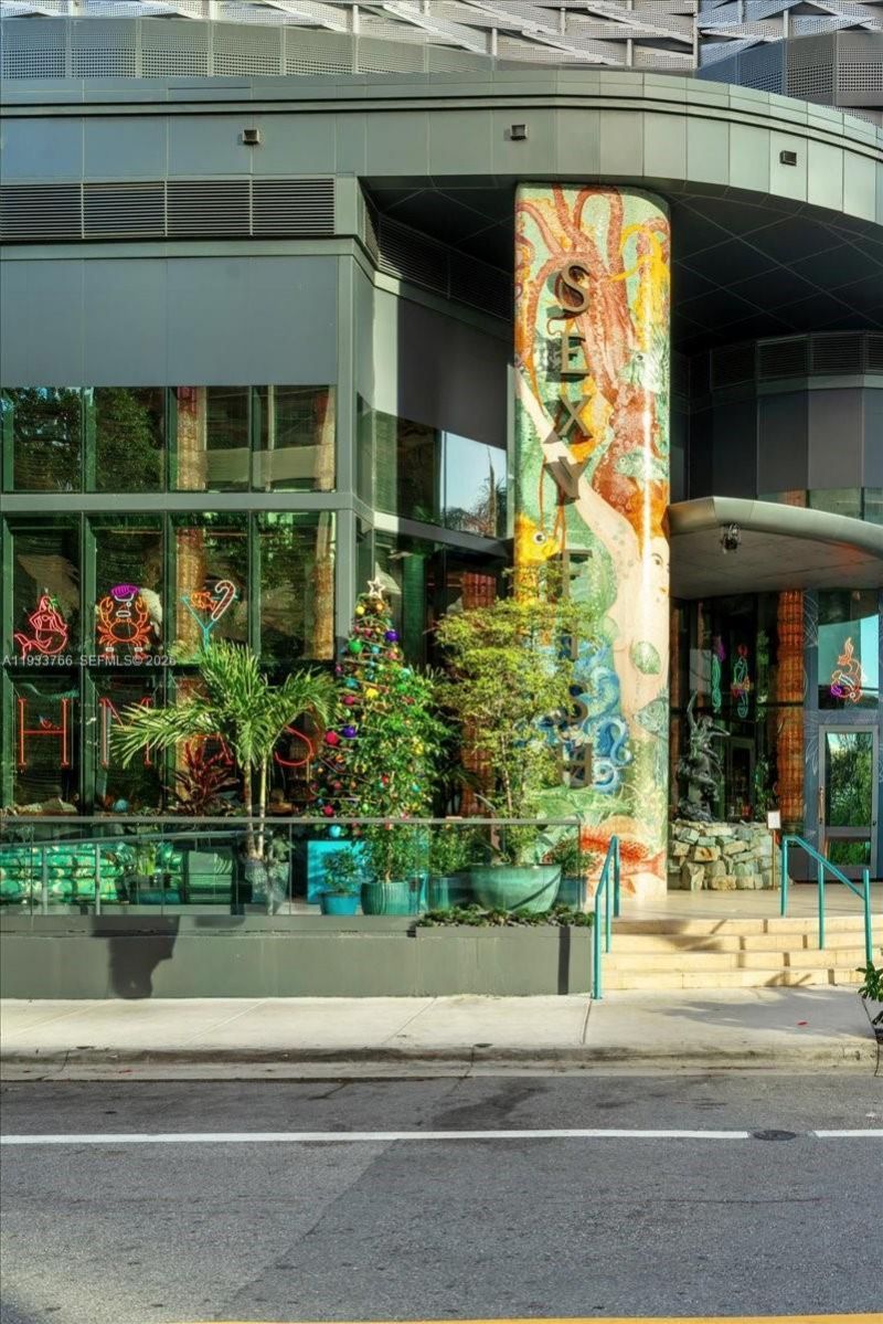 45 SW 9th St, Unit 4306, Miami, FL 33130 Photo