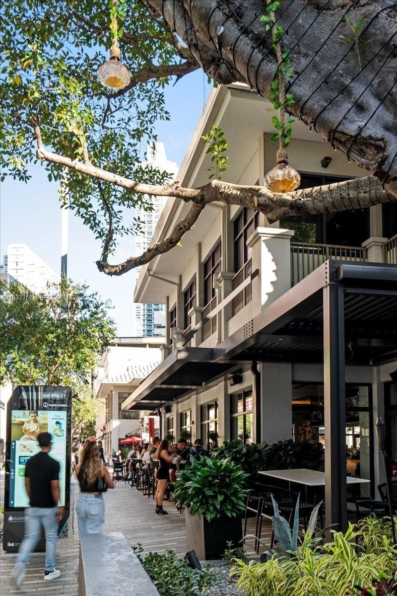 45 SW 9th St, Unit 4306, Miami, FL 33130 Photo