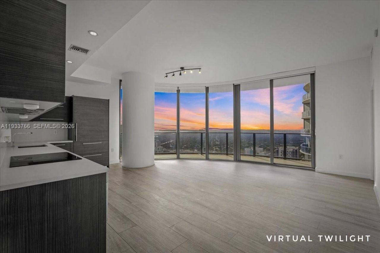 45 SW 9th St, Unit 4306, Miami, FL 33130 Photo