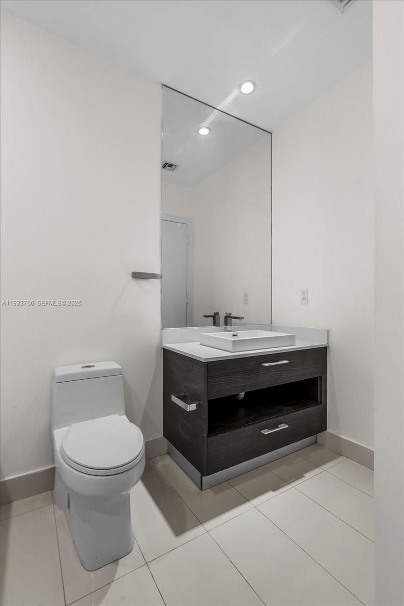 45 SW 9th St, Unit 4306, Miami, FL 33130 Photo