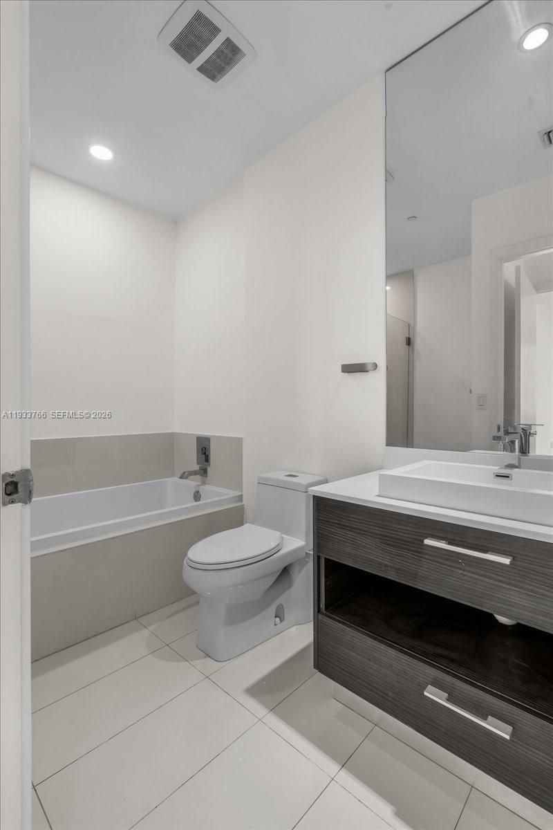 45 SW 9th St, Unit 4306, Miami, FL 33130 Photo