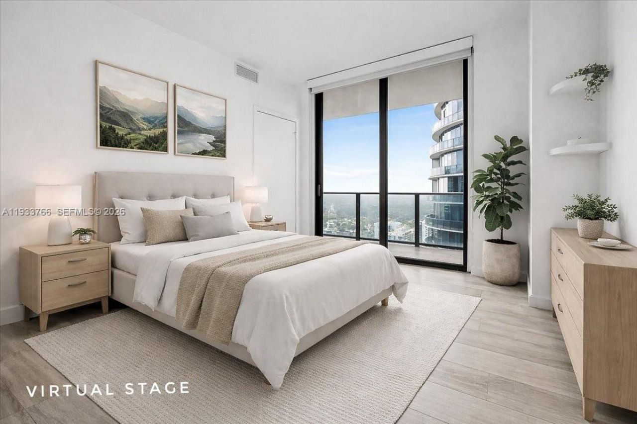 45 SW 9th St, Unit 4306, Miami, FL 33130 Photo