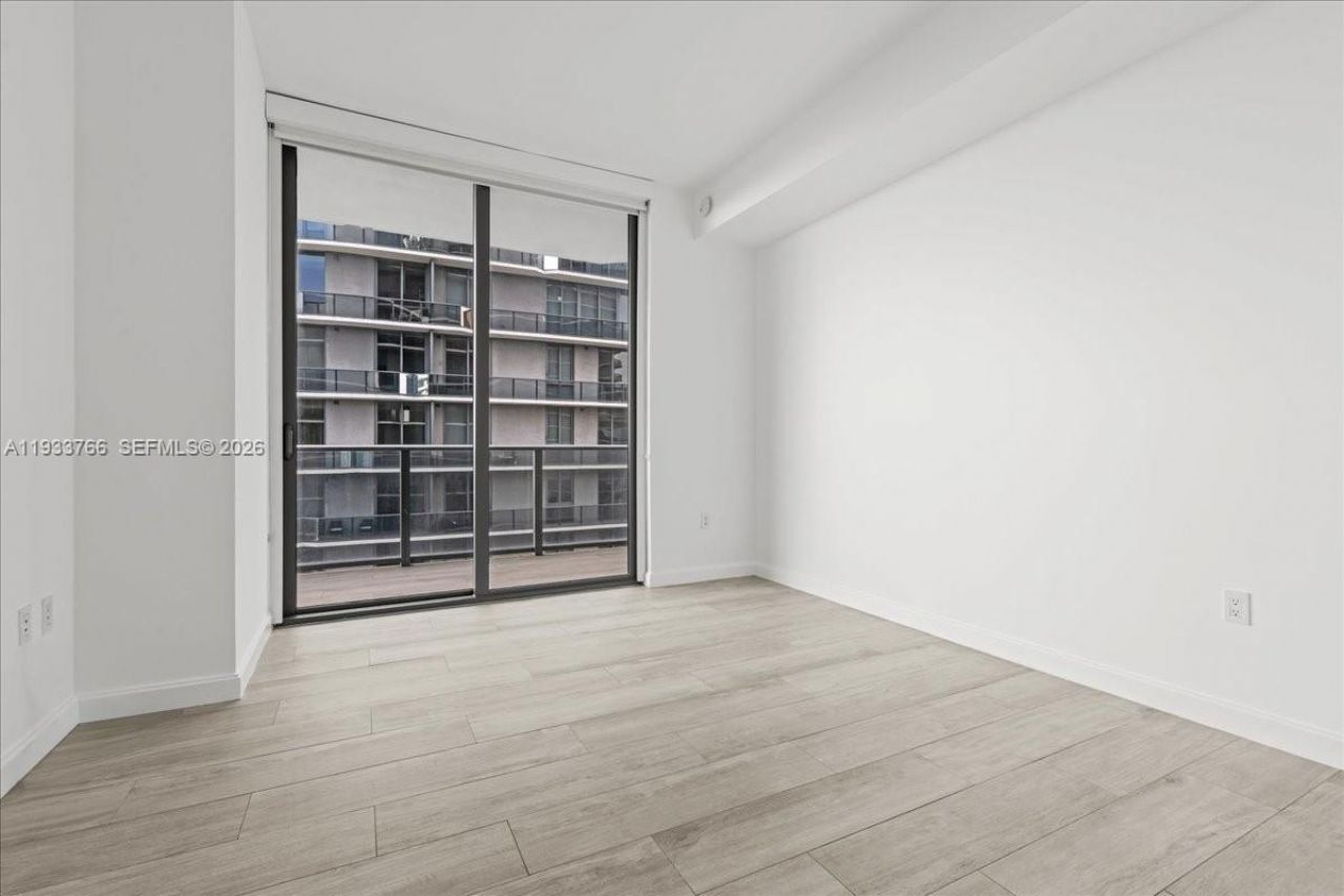 45 SW 9th St, Unit 4306, Miami, FL 33130 Photo