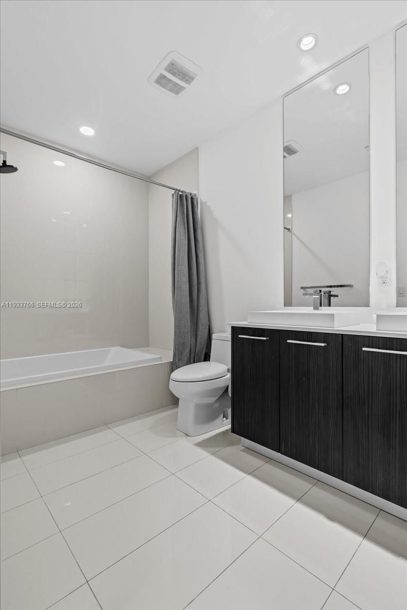 45 SW 9th St, Unit 4306, Miami, FL 33130 Photo