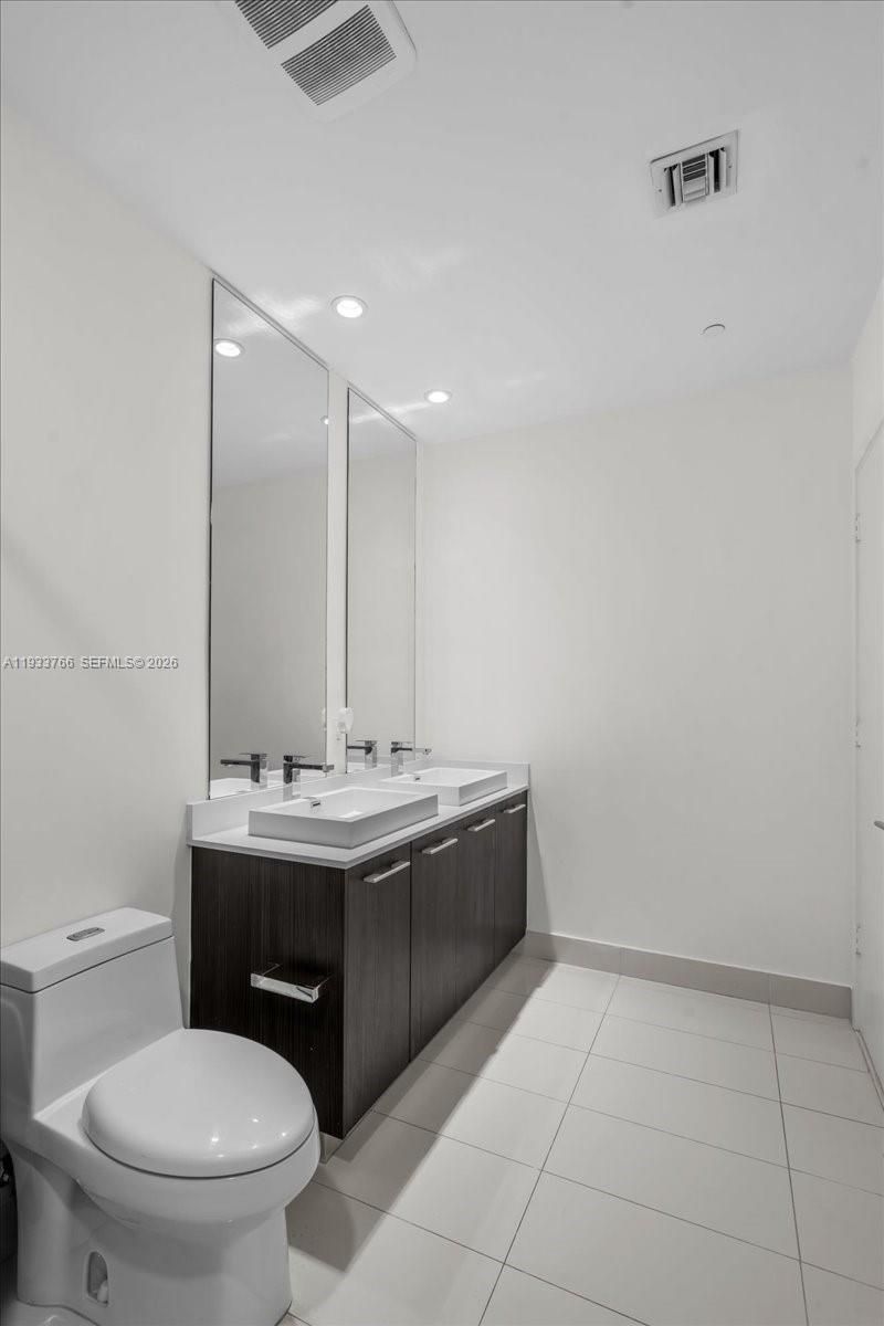 45 SW 9th St, Unit 4306, Miami, FL 33130 Photo