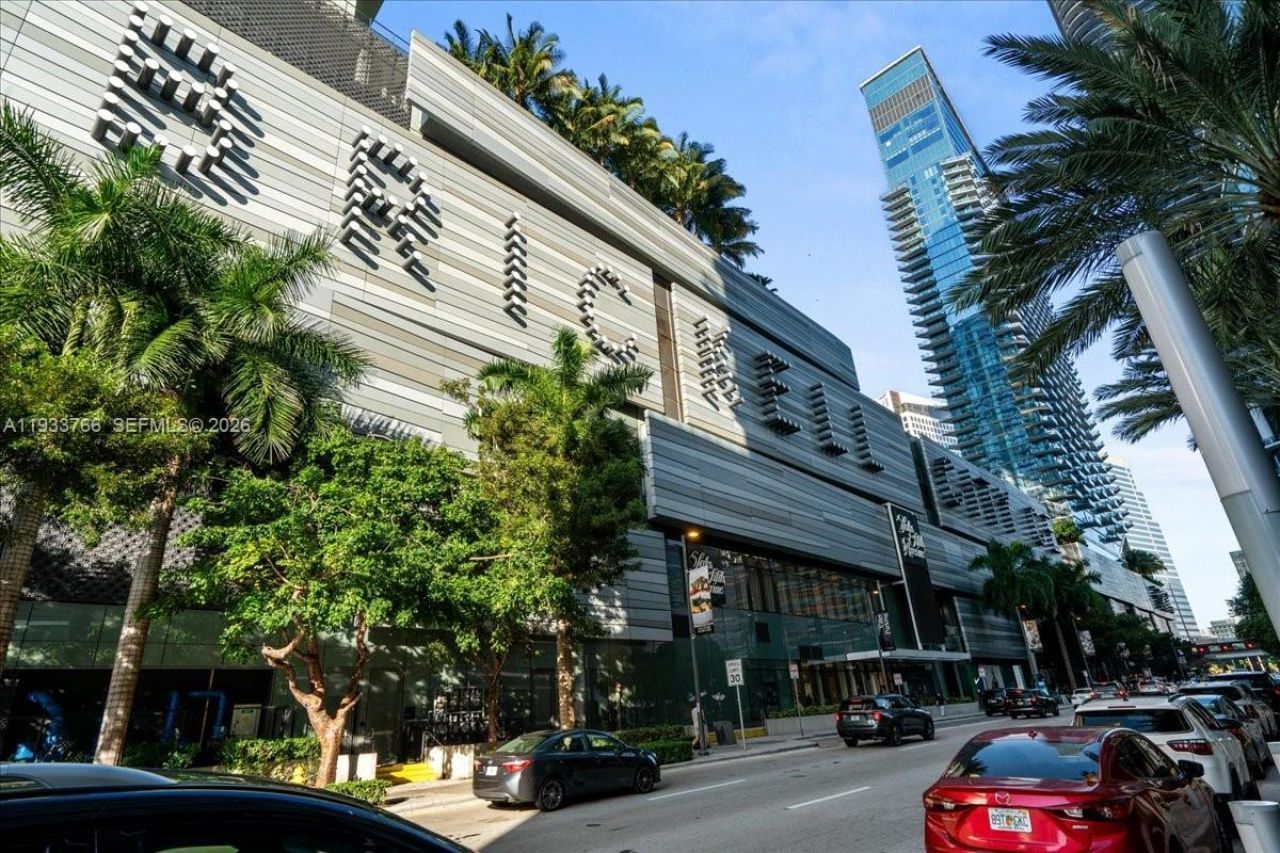 45 SW 9th St, Unit 4306, Miami, FL 33130 Photo