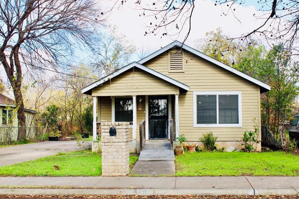 4704 Gonzales St, Austin, TX 78702 Main Photo