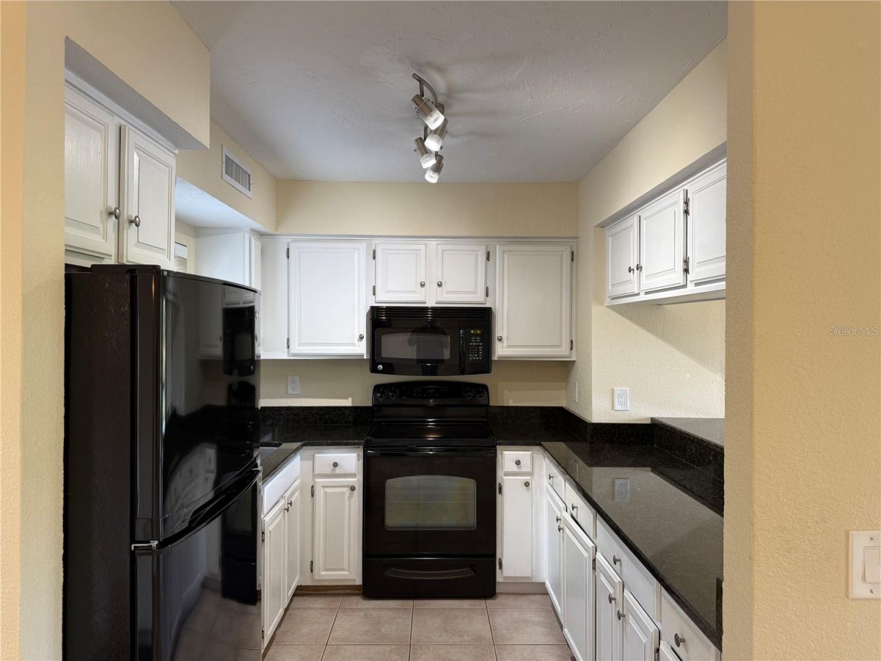 5697 Ashton Lake Drive, Unit 6, Sarasota, FL 34231 Photo