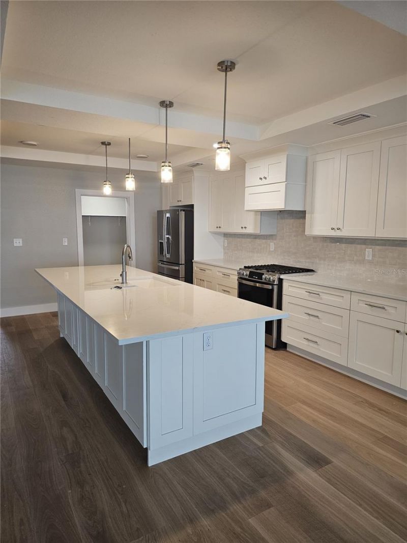 14048 Gulf Boulevard, Unit 301, Madeira Beach, FL 33708 Photo