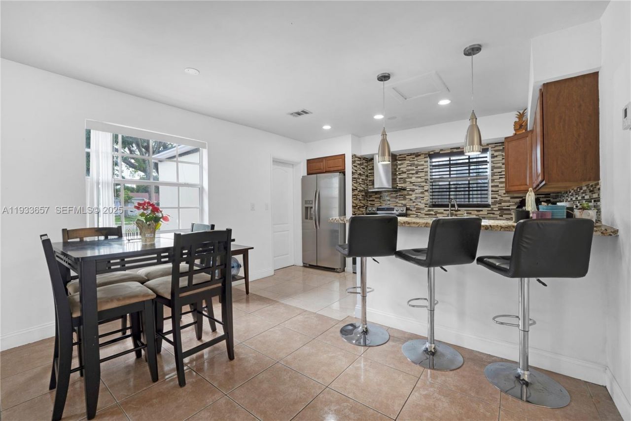 6841 Raleigh St , Hollywood, FL 33024 Photo