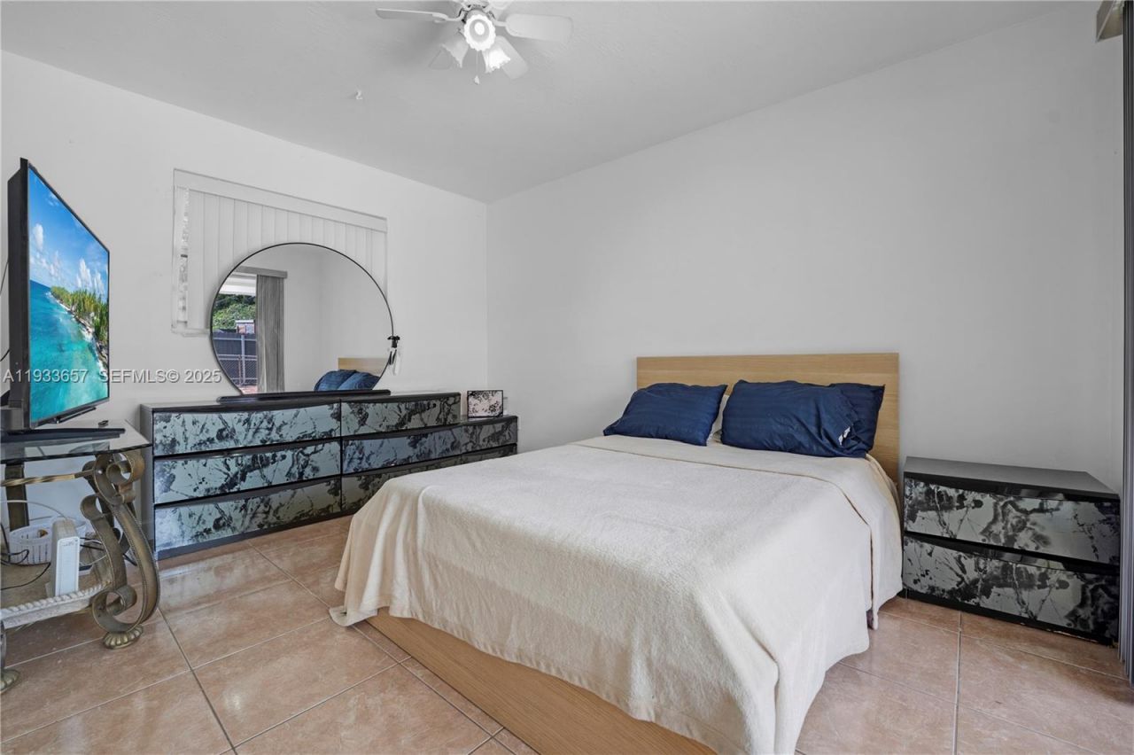 6841 Raleigh St , Hollywood, FL 33024 Photo