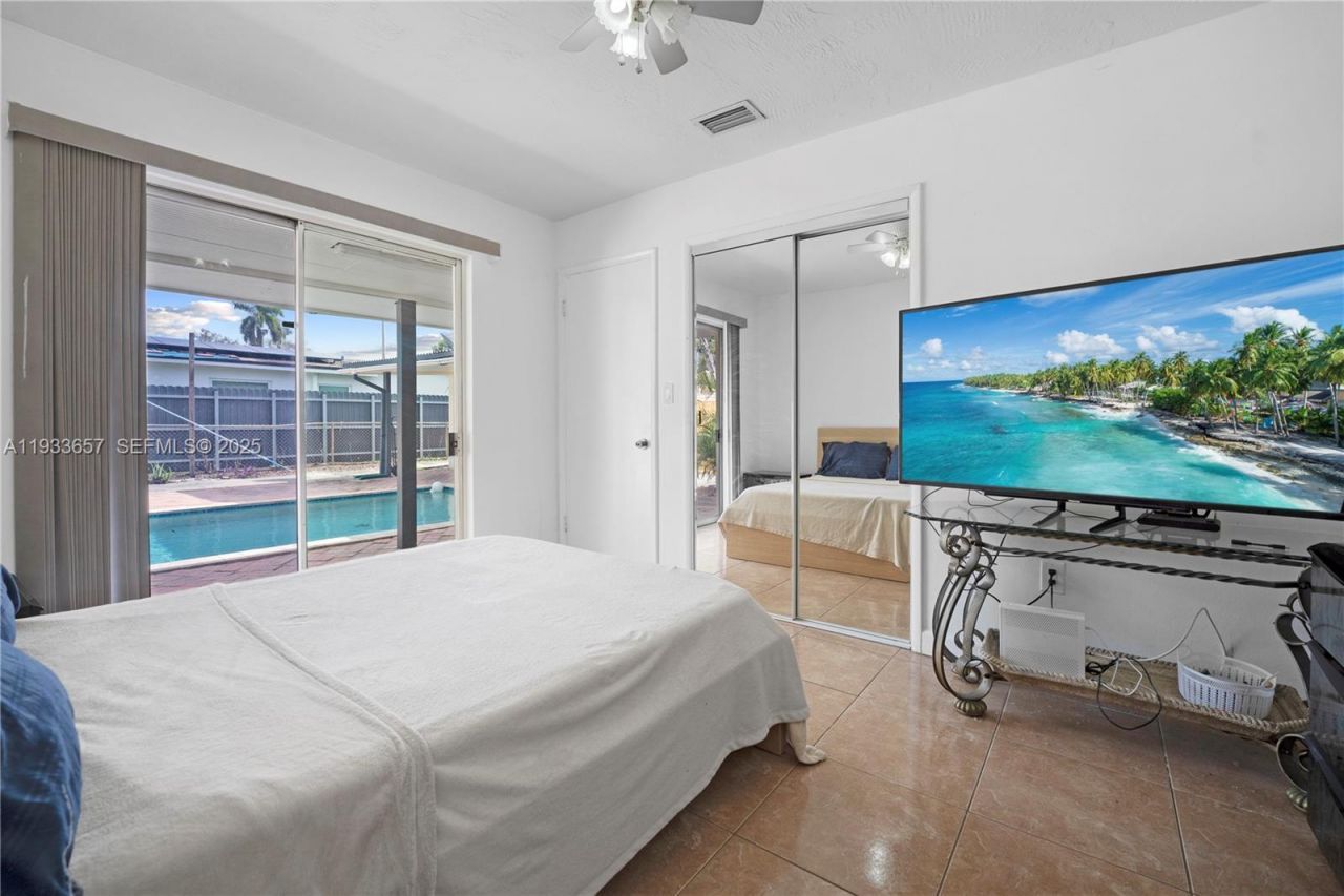 6841 Raleigh St , Hollywood, FL 33024 Photo