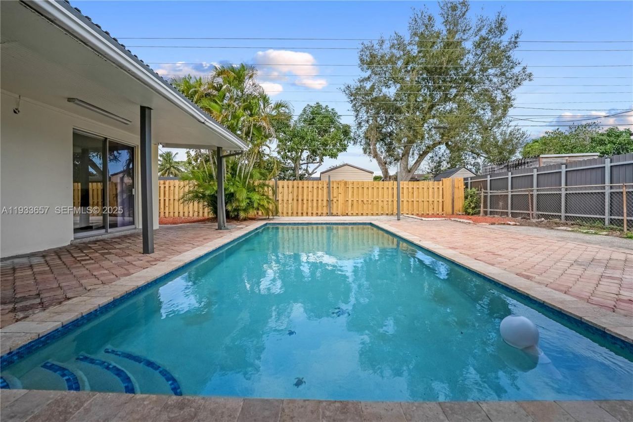 6841 Raleigh St , Hollywood, FL 33024 Photo