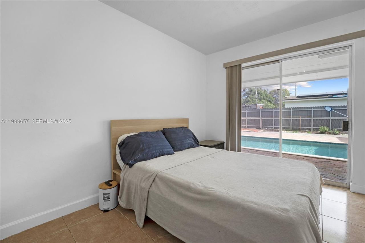 6841 Raleigh St , Hollywood, FL 33024 Photo