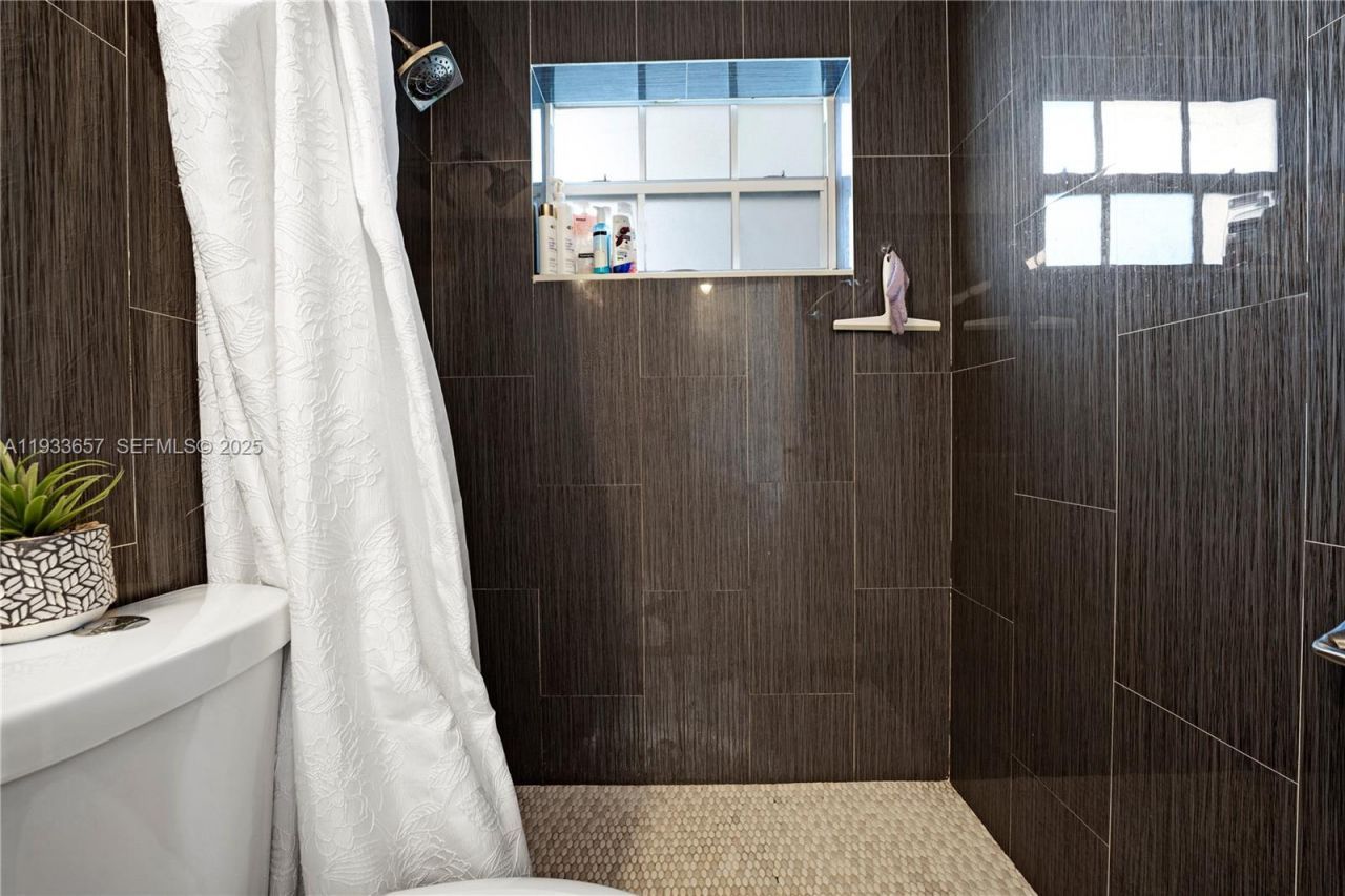 6841 Raleigh St , Hollywood, FL 33024 Photo