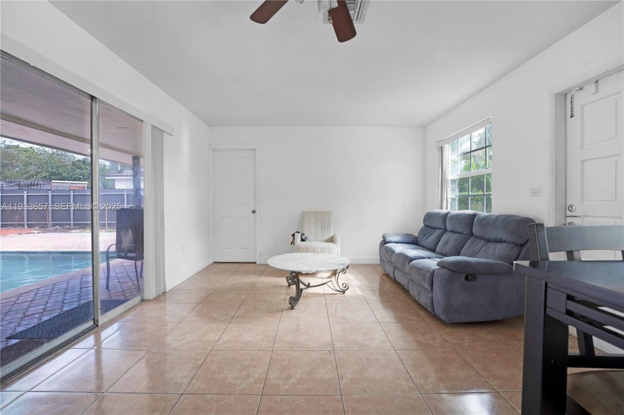 6841 Raleigh St , Hollywood, FL 33024 Photo