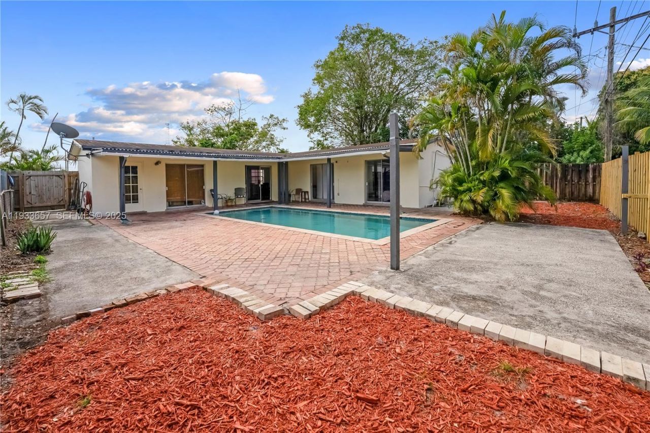 6841 Raleigh St , Hollywood, FL 33024 Photo