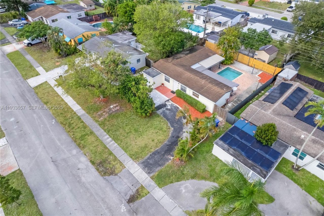 6841 Raleigh St , Hollywood, FL 33024 Photo