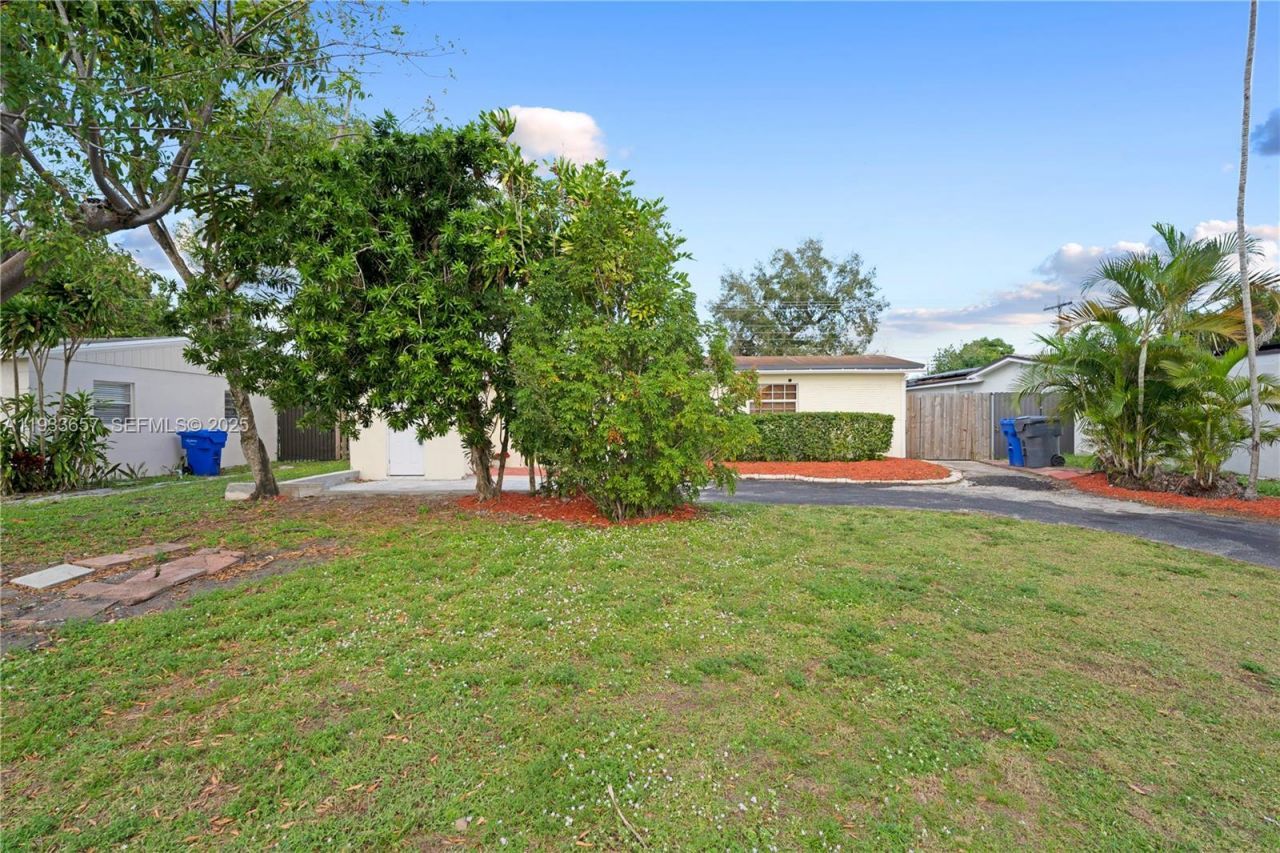 6841 Raleigh St , Hollywood, FL 33024 Photo