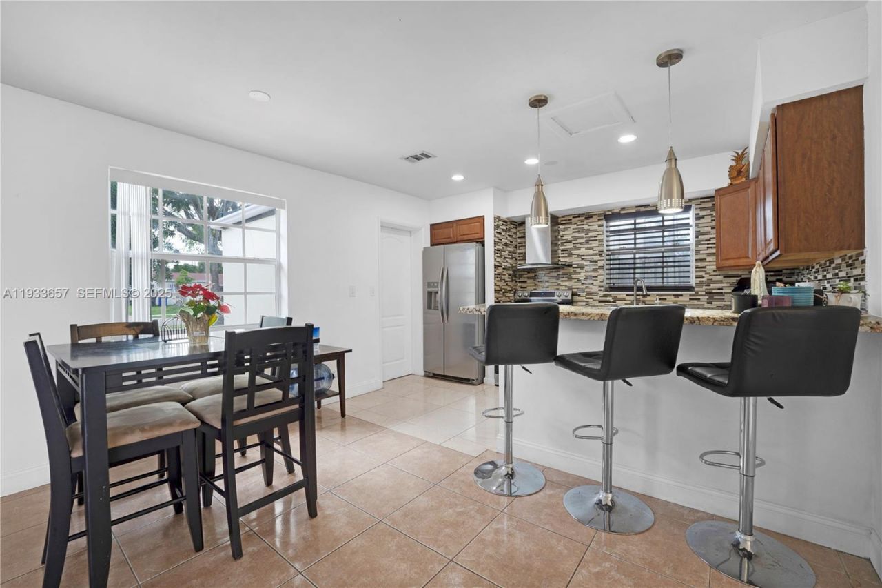 6841 Raleigh St , Hollywood, FL 33024 Photo