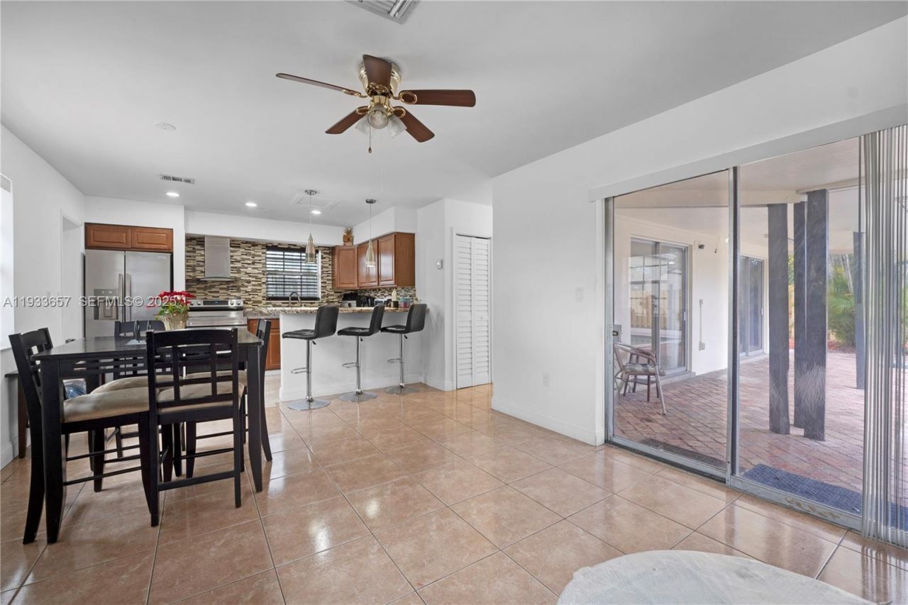 6841 Raleigh St , Hollywood, FL 33024 Photo