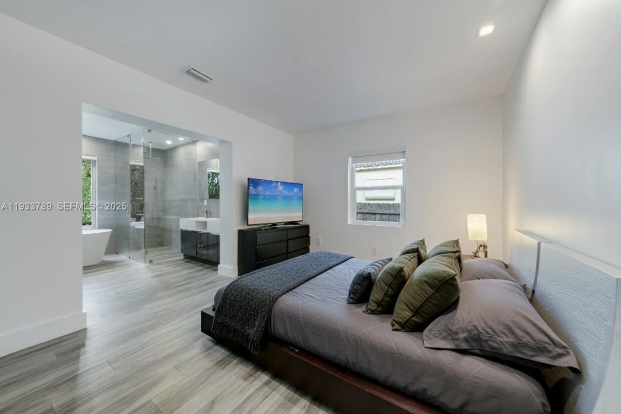 125 NW 88th St, El Portal, FL 33150 Photo