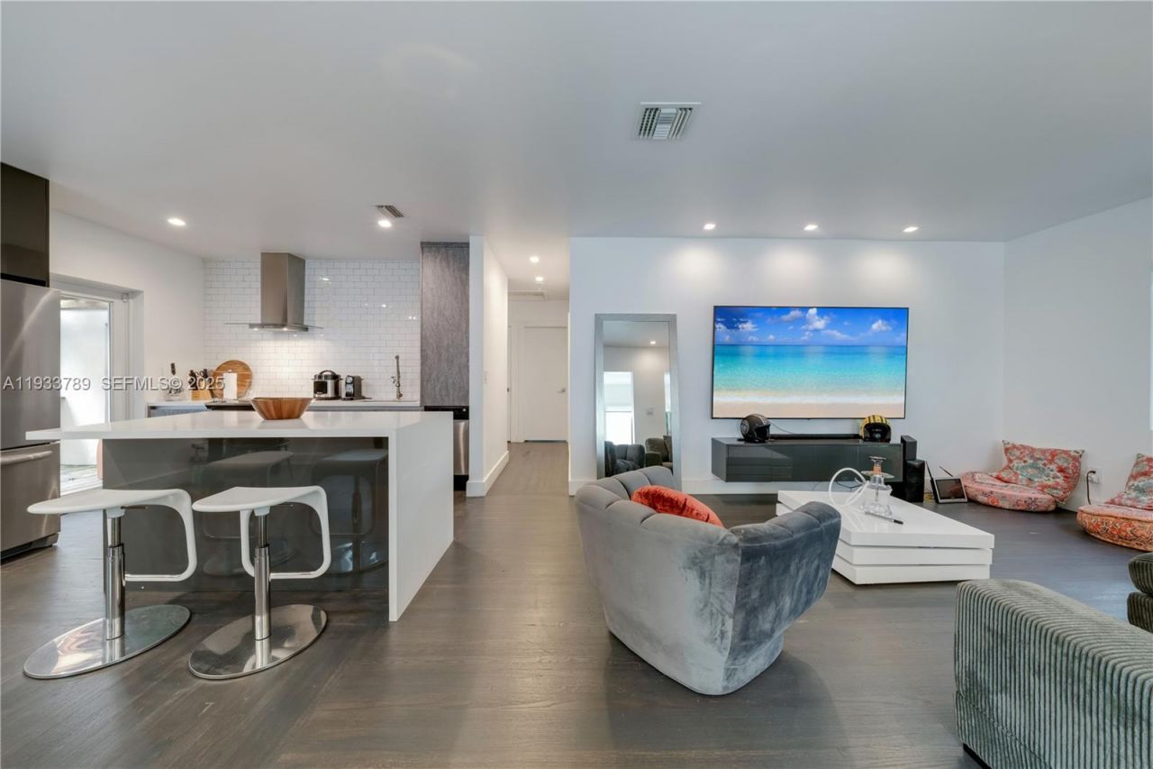 125 NW 88th St, El Portal, FL 33150 Photo