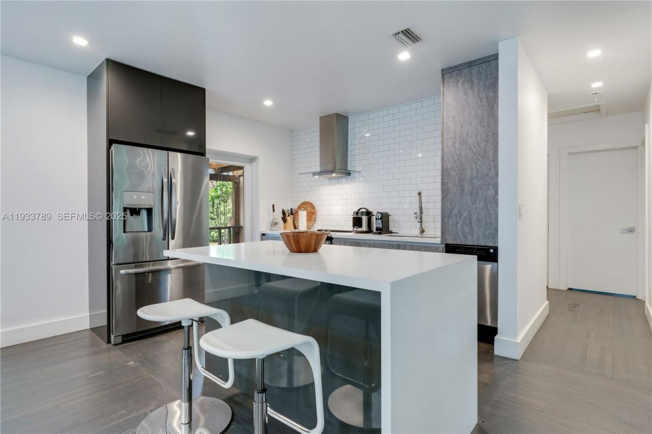 125 NW 88th St, El Portal, FL 33150 Photo