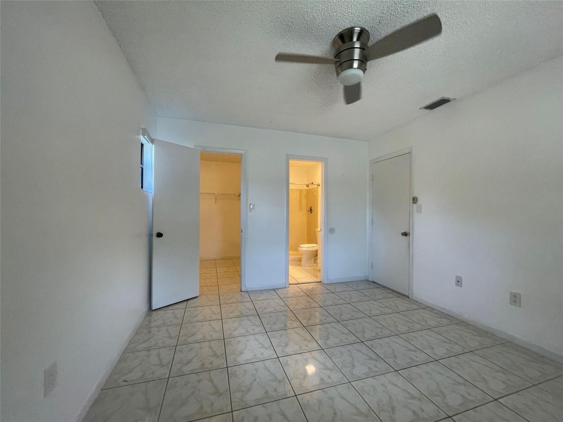 6040 Shakerwood Circle, Unit 205, Tamarac, FL 33319 Photo