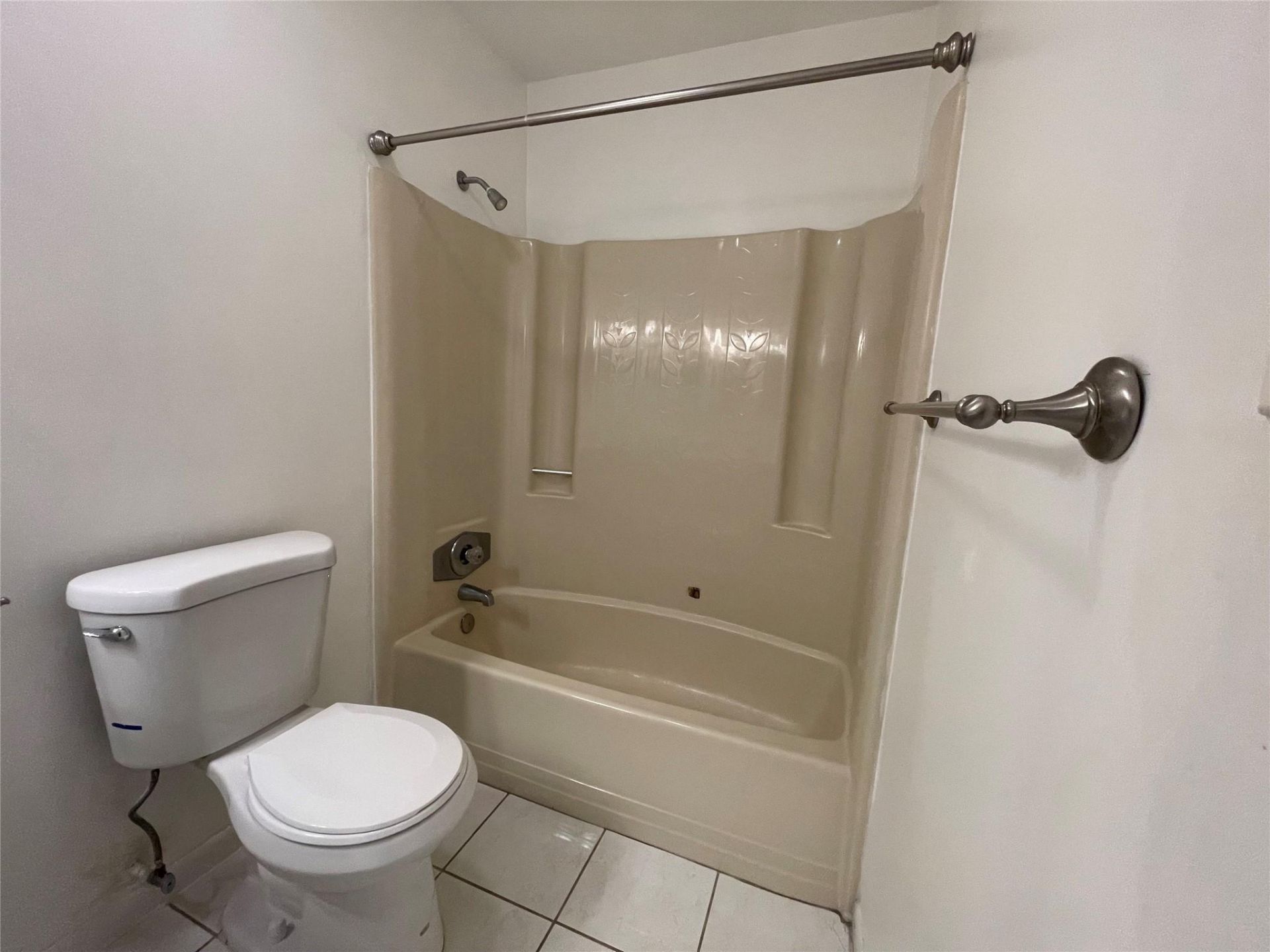 6040 Shakerwood Circle, Unit 205, Tamarac, FL 33319 Photo