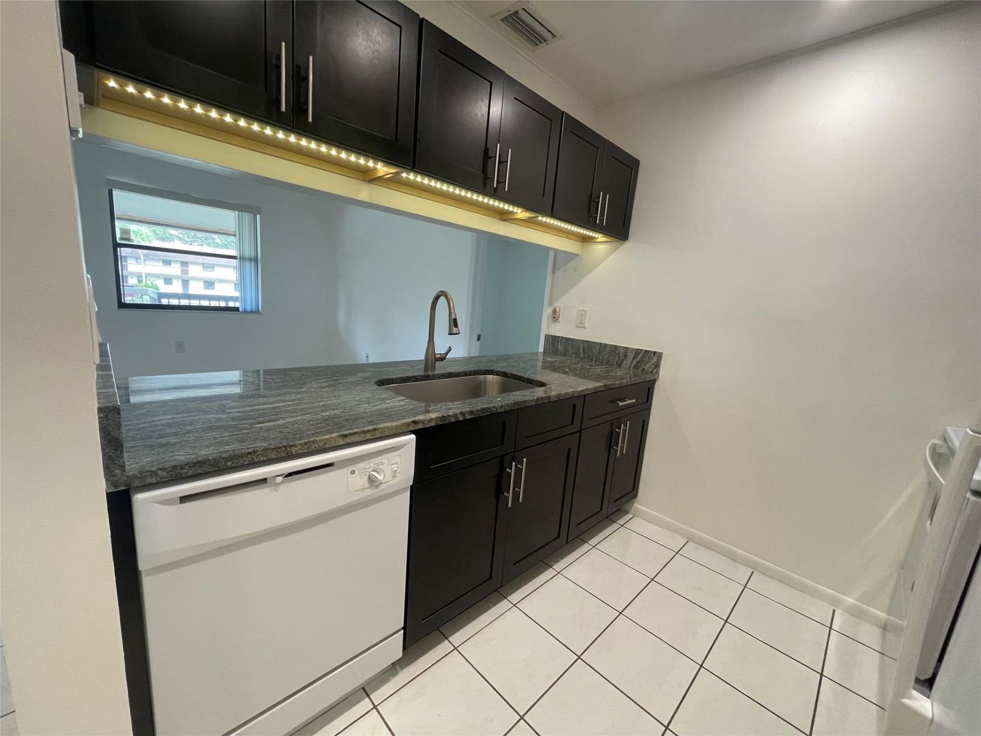 6040 Shakerwood Circle, Unit 205, Tamarac, FL 33319 Photo