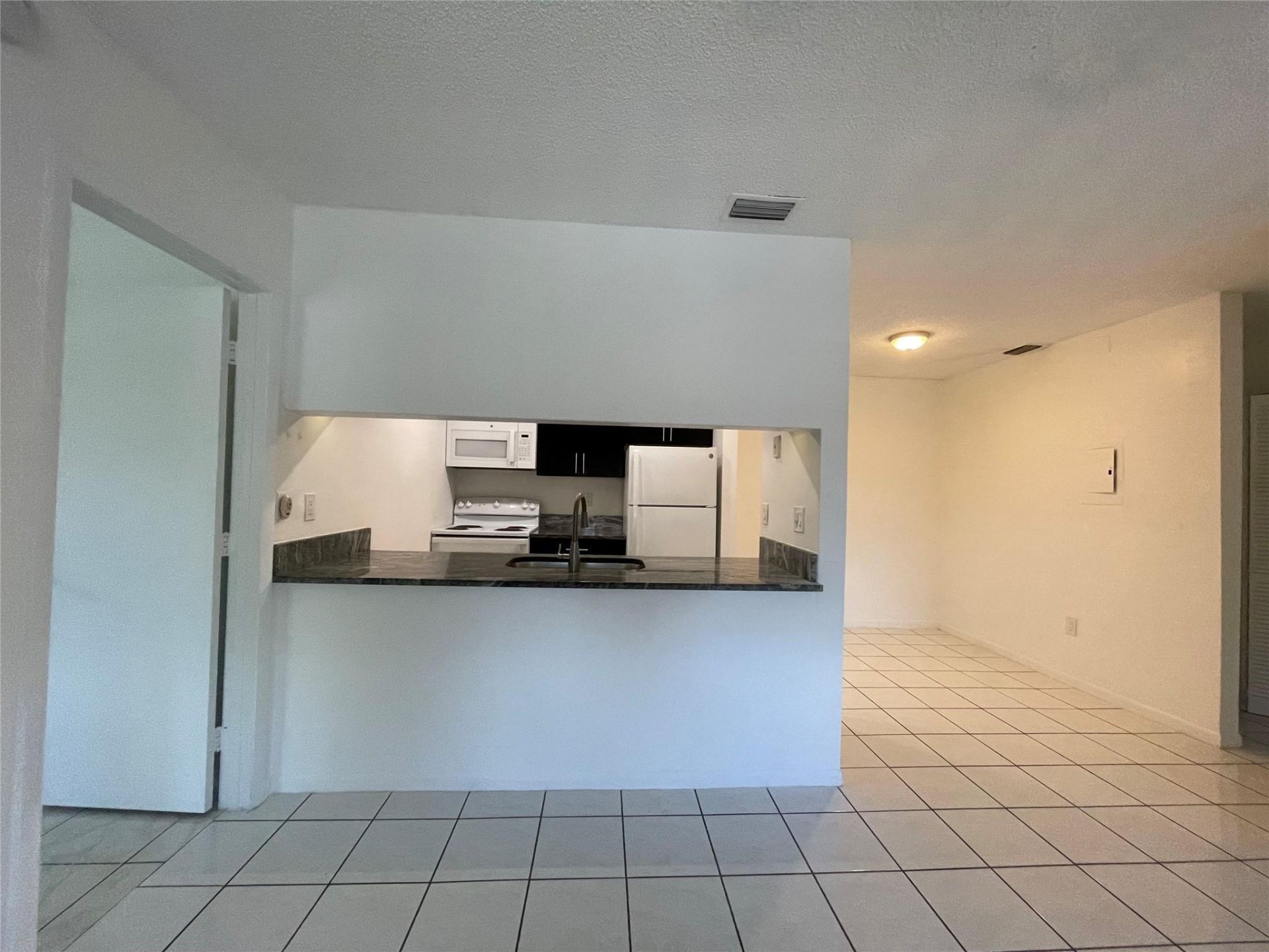 6040 Shakerwood Circle, Unit 205, Tamarac, FL 33319 Photo