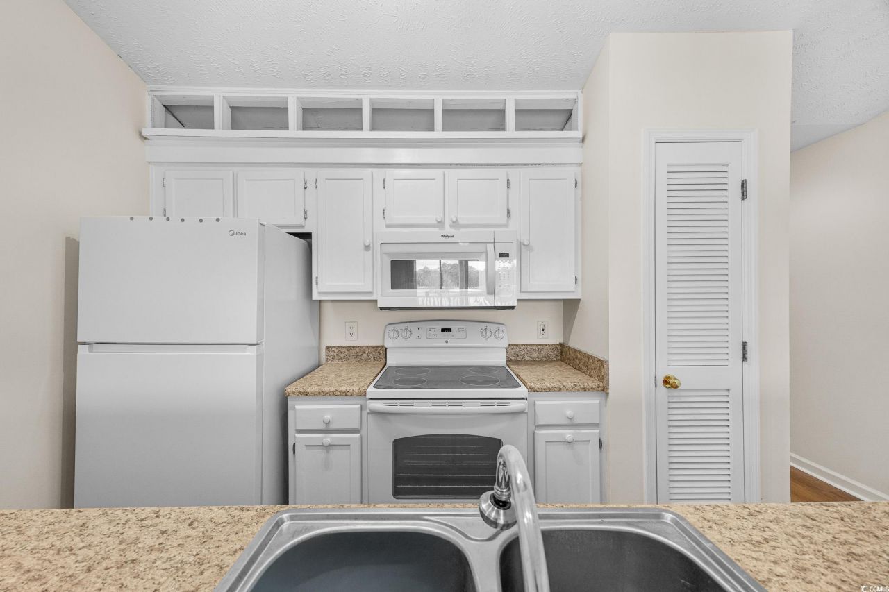 673 Tupelo Ln. Photo 10