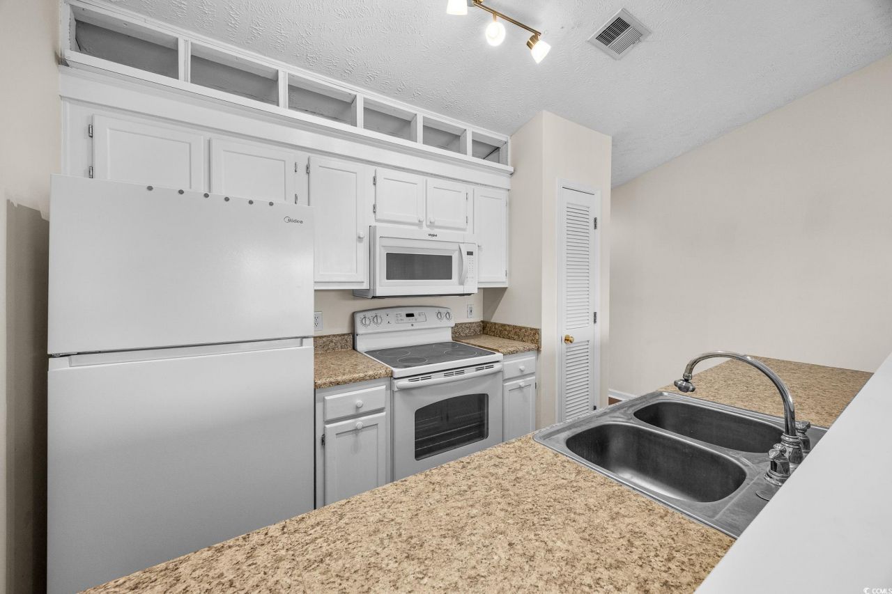 673 Tupelo Ln. Photo 9