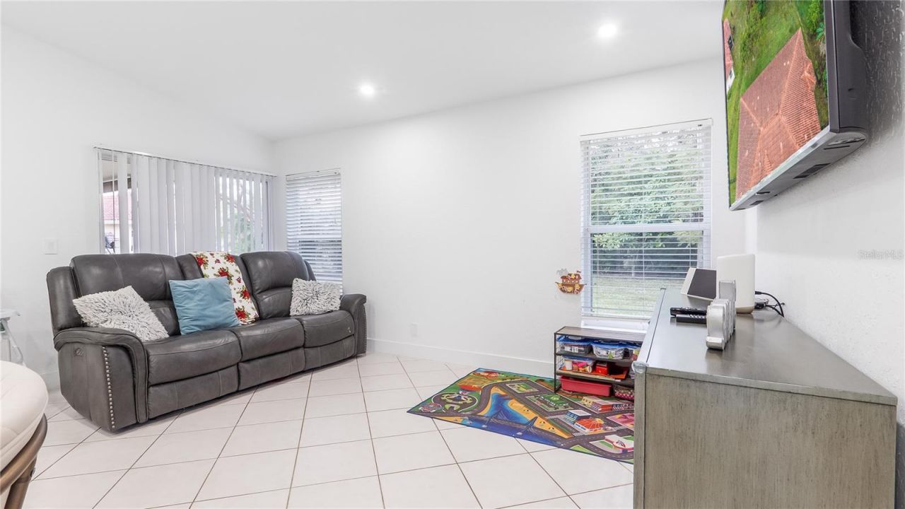 132 Chestnut Circle, Royal Palm Beach, FL 33411 Photo